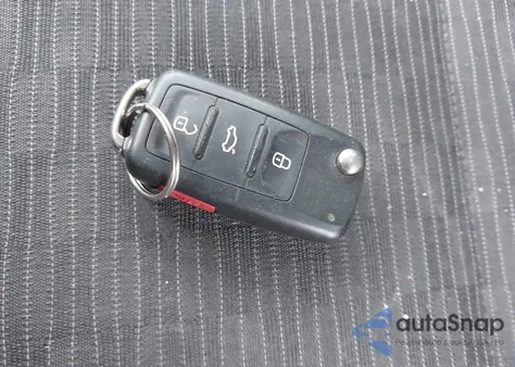 2018 Volkswagen Tiguan Limited 2.0T from USA, damaged, VIN WVGBV7AX4JK004195